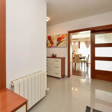 Ante Noa Apartment *